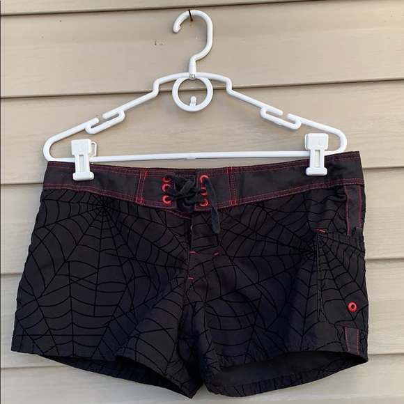 Counter Culture women’s black red boardshorts - Picture 1 of 4